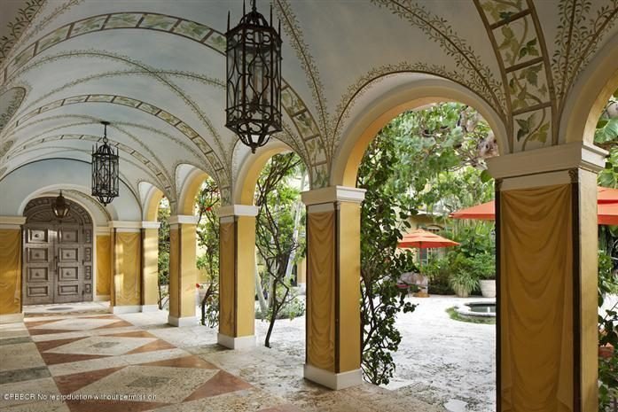 Ενα σπίτι που κόβει πραγματικά την ανάσα: Η βίλα του Βερζάτσε στο Μαϊάμι της Φλόριντα [εικόνες] | iefimerida.gr 12