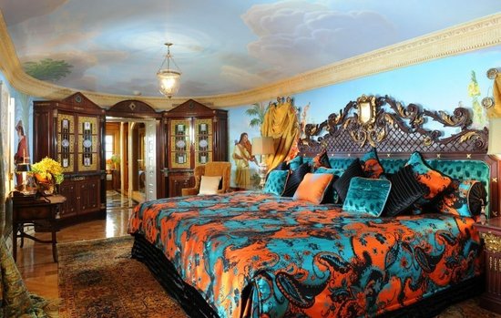 Ενα σπίτι που κόβει πραγματικά την ανάσα: Η βίλα του Βερζάτσε στο Μαϊάμι της Φλόριντα [εικόνες] | iefimerida.gr 14