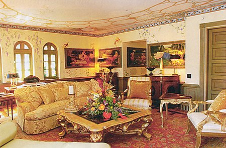 Ενα σπίτι που κόβει πραγματικά την ανάσα: Η βίλα του Βερζάτσε στο Μαϊάμι της Φλόριντα [εικόνες] | iefimerida.gr 1