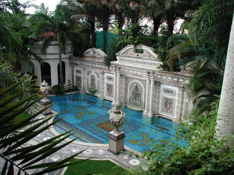 Ενα σπίτι που κόβει πραγματικά την ανάσα: Η βίλα του Βερζάτσε στο Μαϊάμι της Φλόριντα [εικόνες] | iefimerida.gr 2