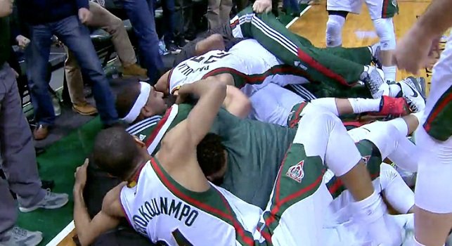 Νέα μεγάλη εμφάνιση από τον Αντετοκούνμπο και νίκη των Μπακς [βίντεο] | iefimerida.gr 0