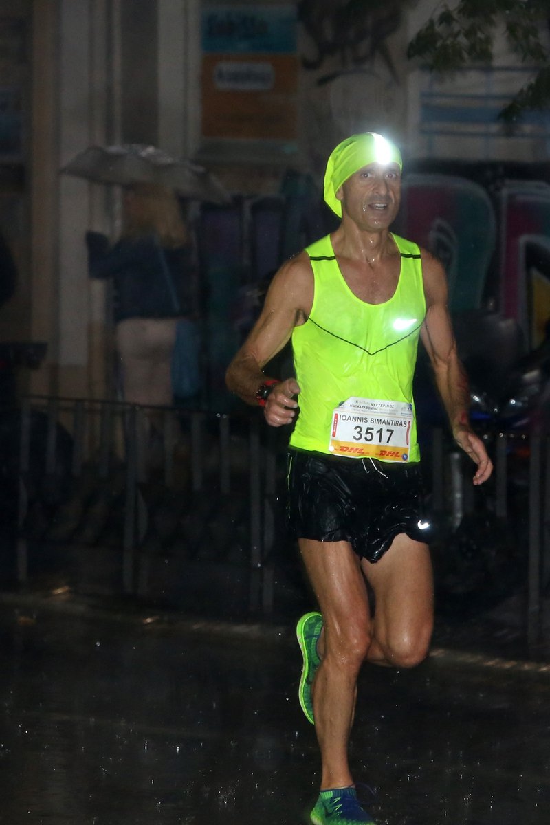 Διεθνής Νυχτερινός Ημιμαραθώνιος: 20.000 δρομείς πλημμύρισαν τη Θεσσαλονίκη [εικόνες]  | iefimerida.gr 2