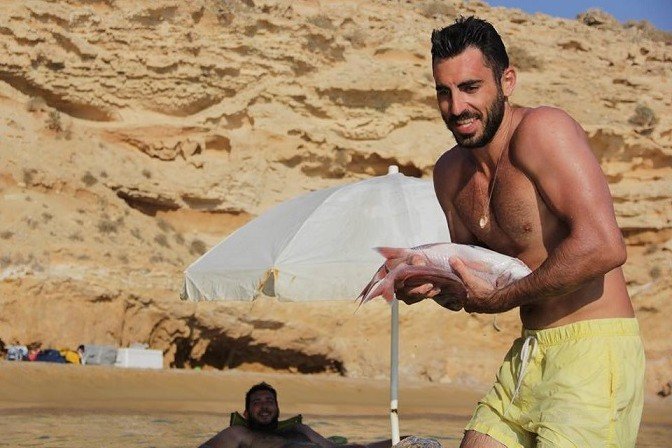 Ο γιος του αρχηγού ΓΕΕΘΑ είναι γνωστός τηλεoπτικός σέφ [εικόνες] | iefimerida.gr 2