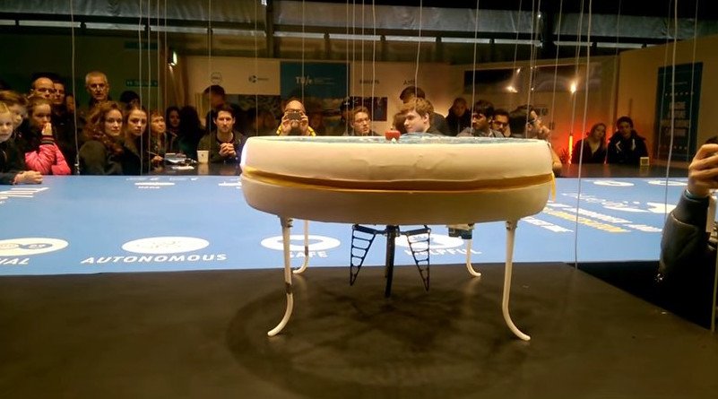 Ανοιξε το πρώτο καφέ που αντί για σερβιτόρους έχει... drones [εικόνες&βίντεο]  | iefimerida.gr 2