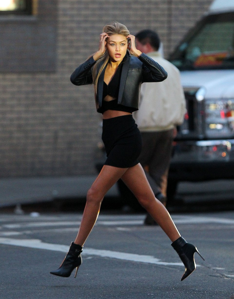 Γιατί όλες αντιγράφουν την Τζίτζι Χαντίντ -11 εμφανίσεις που μπορείς να κάνεις κι εσύ [εικόνες] | iefimerida.gr 4