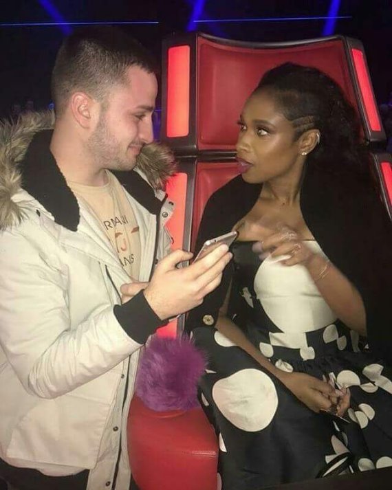 Η Τζένιφερ Χάντσον συνάντησε από κοντά τον Αγρινιώτη θαυμαστή της [εικόνες & βίντεο]  | iefimerida.gr 1