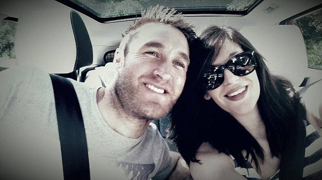 Ο Βρετανός διασώστης και η Ιταλίδα -Μια ιστορία αγάπης που γεννήθηκε μέσα από την τραγωδία του Costa Concordia [εικόνες] | iefimerida.gr 2