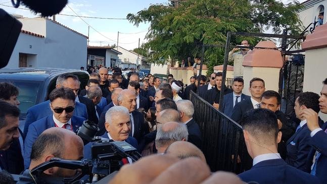 Σε τζαμί της Κομοτηνής ο Γιλντιρίμ - Πρόκληση από την σύζυγό του: Επισκέφθηκε την «τουρκική νεολαία» [εικόνες&βίντεο] | iefimerida.gr 0