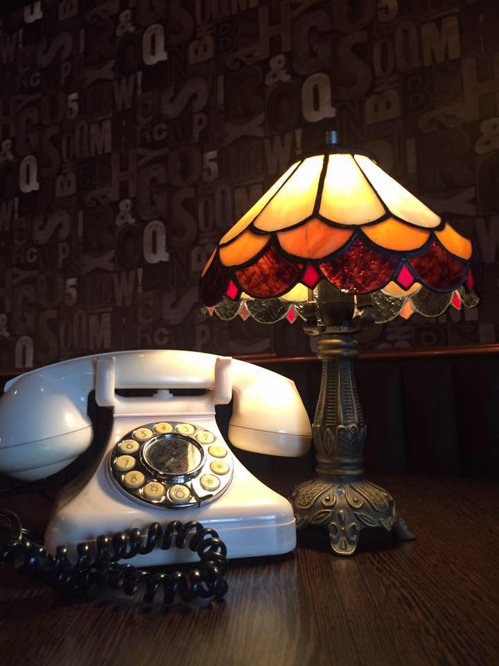 Βρετανία: Σε αυτό το μπαρ απαγορεύονται τα κινητά [εικόνες] | iefimerida.gr 2