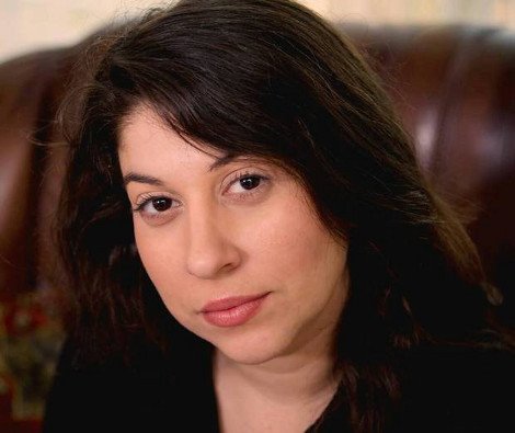 Λύθηκε το μυστήριο με τη γυναίκα που έσερνε με λουρί σαν σκύλο έναν άνδρα -Ποια είναι και γιατί το έκανε [εικόνες] | iefimerida.gr 4