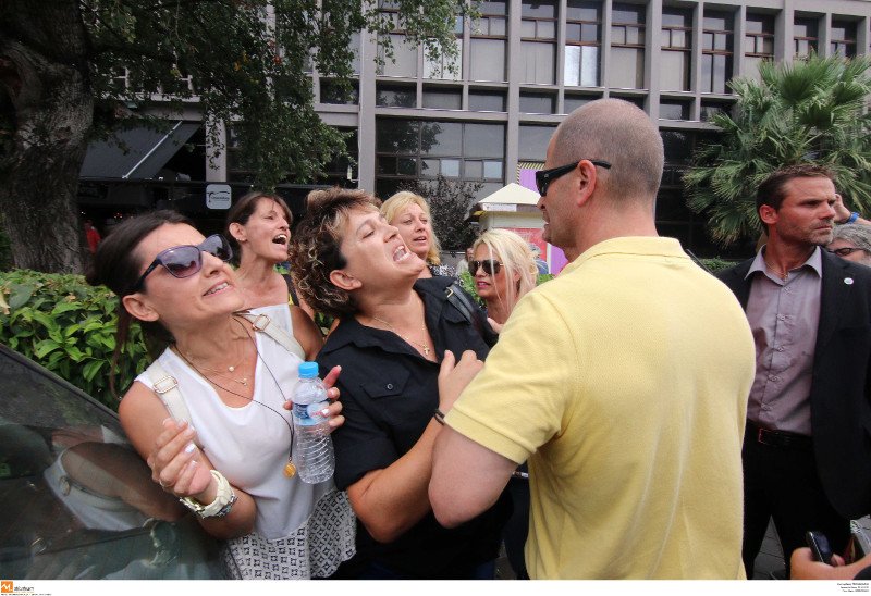 Γυναίκες μεταλλωρύχων αποδοκίμασαν τον Τσίπρα στη ΔΕΘ -«Ντροπή σου, έστειλες χιλιάδες οικογένειες στην ανεργία» [εικόνες & βίντεο] | iefimerida.gr 4