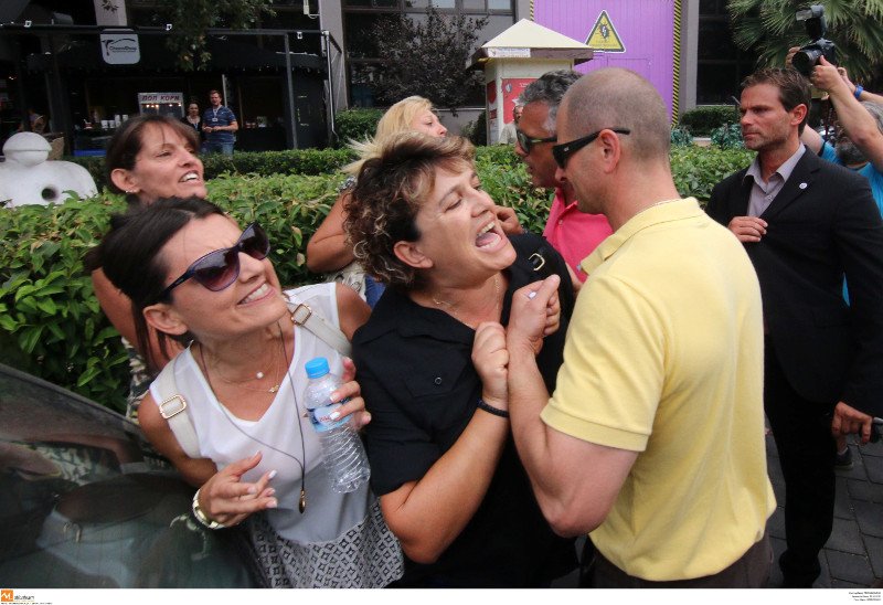 Γυναίκες μεταλλωρύχων αποδοκίμασαν τον Τσίπρα στη ΔΕΘ -«Ντροπή σου, έστειλες χιλιάδες οικογένειες στην ανεργία» [εικόνες & βίντεο] | iefimerida.gr 5