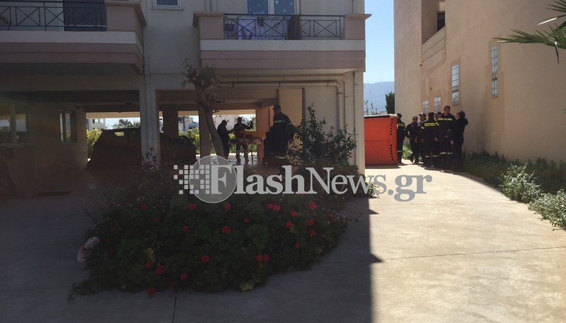 Χανιά: Γυναίκα απειλούσε να πέσει στο κενό [εικόνες] | iefimerida.gr 0