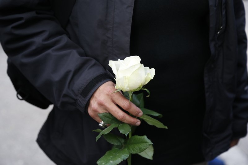 Συγγενείς, φίλοι και συνάδελφοι αποχαιρέτησαν τον δημοσιογράφο Γιώργο Γεωργιάδη [εικόνες] | iefimerida.gr 0