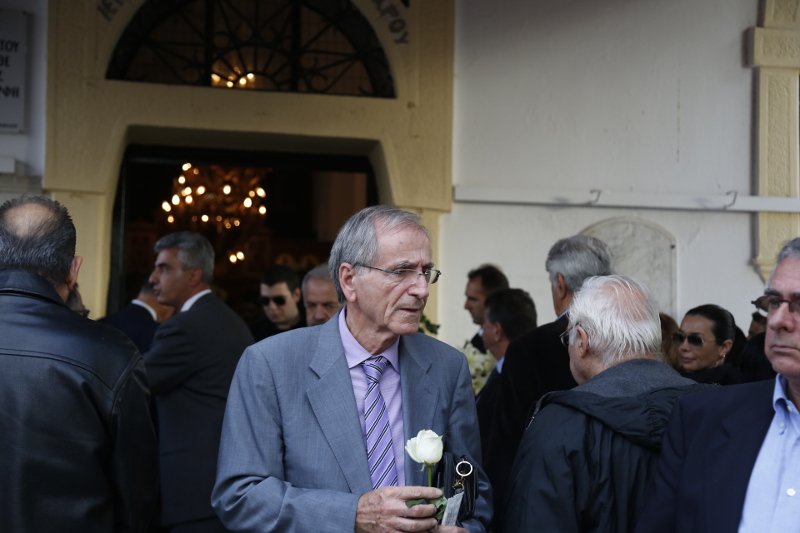 Συγγενείς, φίλοι και συνάδελφοι αποχαιρέτησαν τον δημοσιογράφο Γιώργο Γεωργιάδη [εικόνες] | iefimerida.gr 1