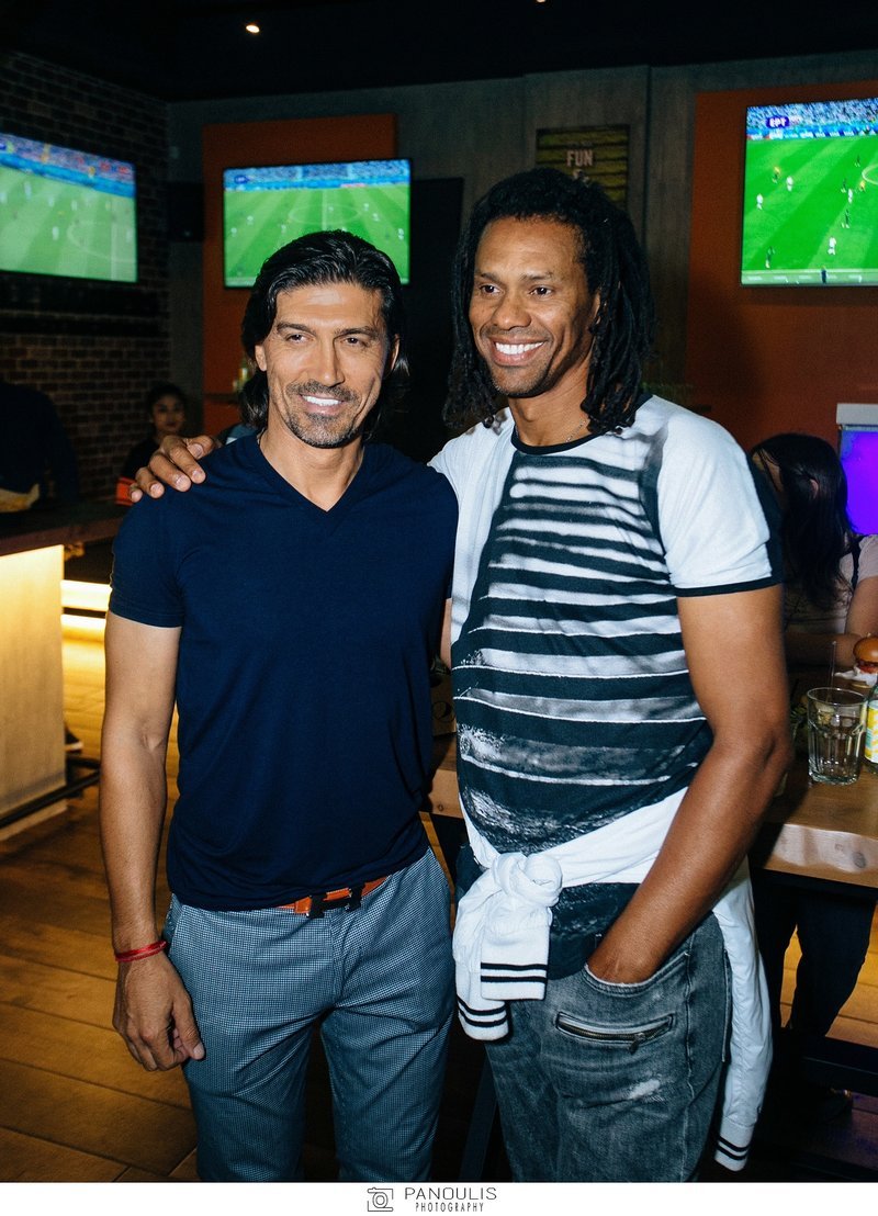 Επίσημα εγκαίνια για το Buffalo Wings & Rings [εικόνες] | iefimerida.gr 2