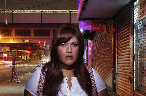 Κοροϊδεύοντας όσες κάνουν τα πάντα για να δείχνουν σέξι: Παχουλός νεαρός ποζάρει γυμνός όπως οι...  γυναίκες [εικόνες] | iefimerida.gr 5