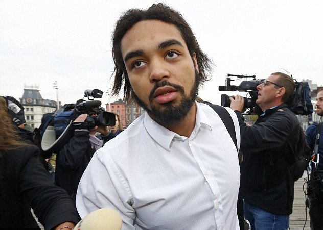 Ο νεαρός Βέλγος που έγινε τζιχαντιστής γιατί μαγεύτηκε από μια Μαροκινή -Το ταξίδι του πατέρα του στη Συρία που τον έσωσε [εικόνες] | iefimerida.gr 0