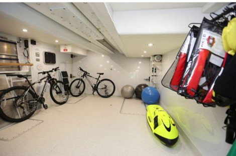 Σάστισαν όλοι -Το 46μετρο χλιδάτο γιοτ με το εξωτερικό τζακούζι και τη ντίσκο μεγιστάνα της Formula 1 [εικόνες]  | iefimerida.gr 3