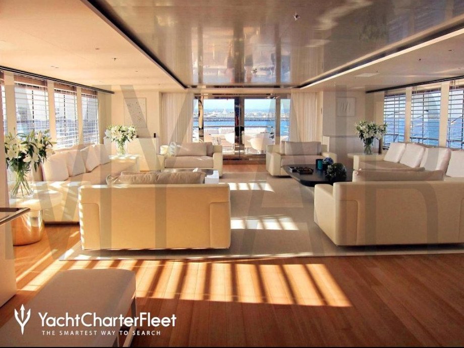 Αφωνοι όλοι στην Κεφαλονιά με το γιοτ του Ιταλού βασιλιά της τσίχλας -Χλιδή σε 81 μέτρα [εικόνες] | iefimerida.gr 3