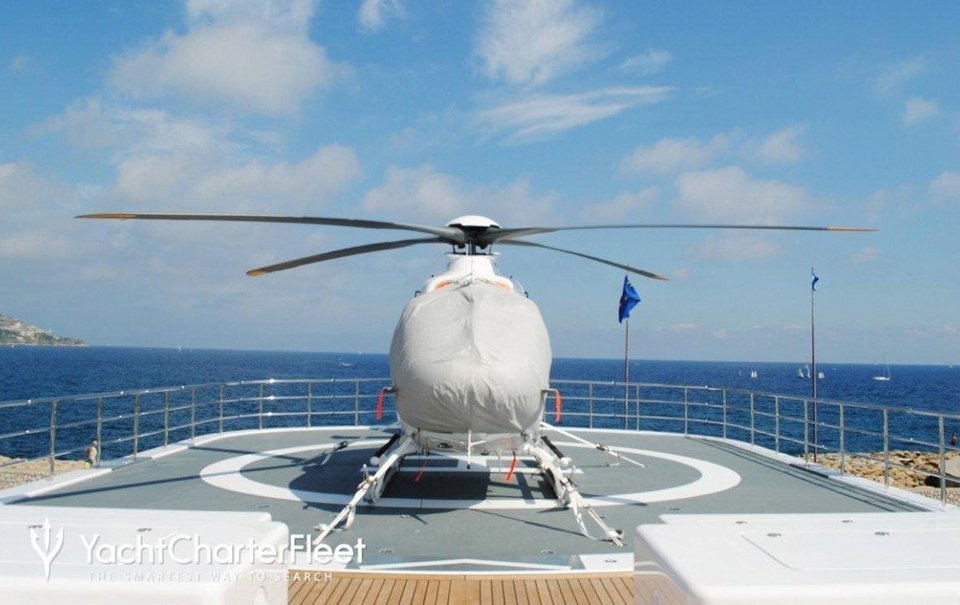 Αφωνοι όλοι στην Κεφαλονιά με το γιοτ του Ιταλού βασιλιά της τσίχλας -Χλιδή σε 81 μέτρα [εικόνες] | iefimerida.gr 8