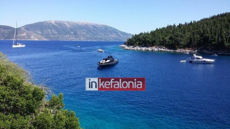 Το high teck, ντιζαϊνάτο σκάφος του Roberto Cavalli που αλωνίζει το Ιόνιο και κάνει τους πάντες να παραμιλούν [εικόνες] | iefimerida.gr 0