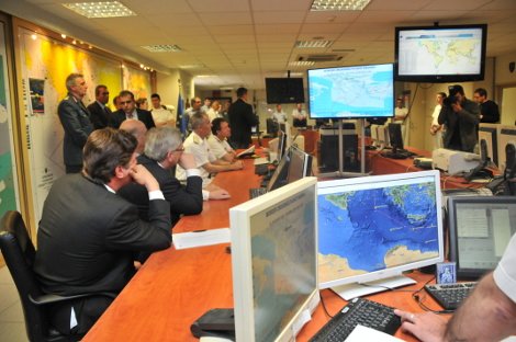 Αγκαζέ ο Σαμαράς με τον Γιούνκερ πάνε για φαγητό στο Μουσείο της Ακρόπολης [εικόνες] | iefimerida.gr 5