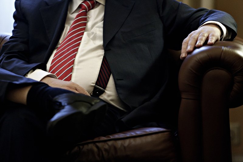 Ο εκδηλωτικός κύριος Γιούνκερ -Τρέλανε στις αγκαλιές και στα φιλιά Τσίπρα και Παυλόπουλο [εικόνες] | iefimerida.gr 24