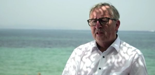 Ο Γιούνκερ σε  ψαροταβέρνα της Αθήνας μιλά για την Ελλάδα [εικόνες] | iefimerida.gr 1