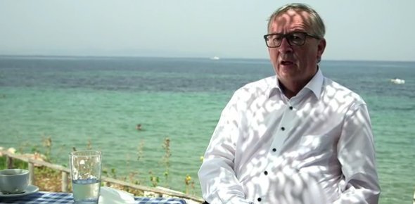 Ο Γιούνκερ σε  ψαροταβέρνα της Αθήνας μιλά για την Ελλάδα [εικόνες] | iefimerida.gr 4