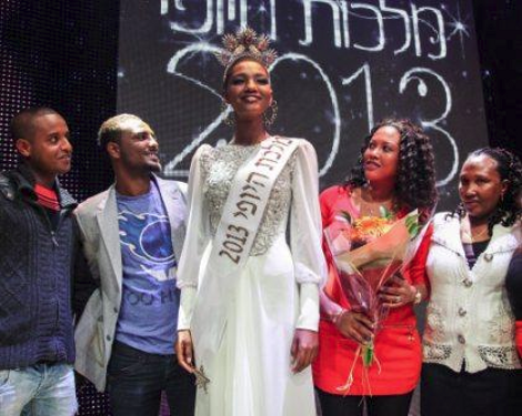 Η μυστηριώδης καλλονή που δείπνησε με τον Μπαράκ Ομπάμα στο Ισραήλ [εικόνες] | iefimerida.gr 1