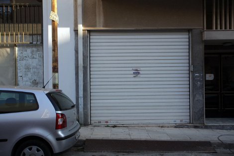 Αυτό είναι το γκαράζ -γιάφκα του Βύρωνα που κατάστρωνε η ομάδα Μαζιώτη τα σχέδια για τις επιθέσεις [εικόνες] | iefimerida.gr 2