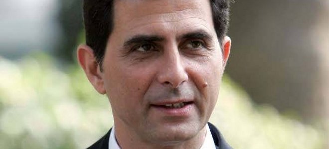 Ποιος βουλευτής εμφανίσθηκε με νέο πολυτελές αυτοκίνητο εν μέσω κρίσης; | iefimerida.gr 0