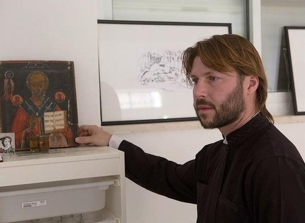 Ρώσος ιερέας ένοχος για σεξουαλική κακοποίηση 3 ανήλικων κοριτσιών σε Ρωσία και Ελλάδα [εικόνες] | iefimerida.gr 3