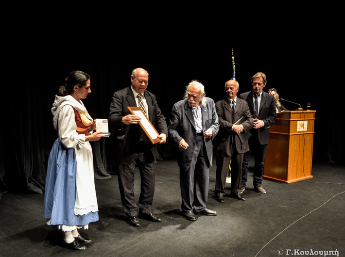 Kεφαλονιά: Πρότειναν τον Μανώλη Γλέζο για το βραβείο Νόμπελ Ειρήνης [βίντεο] | iefimerida.gr 2