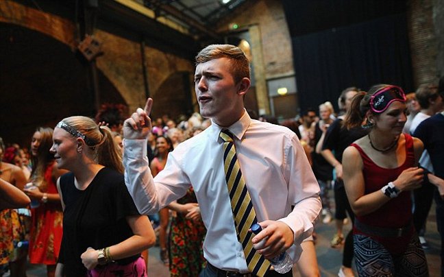 Το κλαμπ που ανοίγει το πρωί πριν τη δουλειά – Βοηθάει όσους δυσκολεύονται με το πρωινό ξύπνημα [εικόνες]  | iefimerida.gr 0