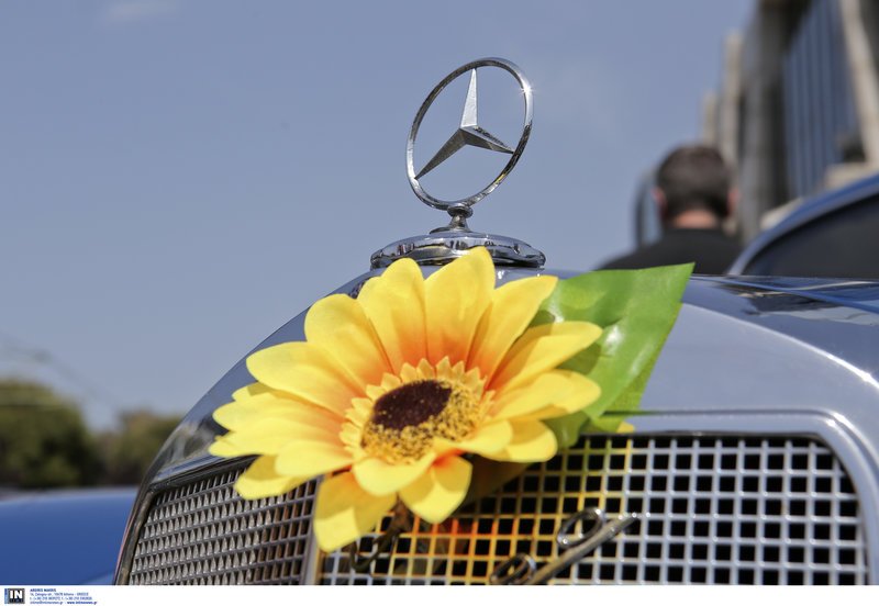 Αυτοκίνητα από μία άλλη εποχή έκαναν απόβαση στη Γλυφάδα -Οι αντίκες που έκλεψαν την παράσταση [εικόνες] | iefimerida.gr 0