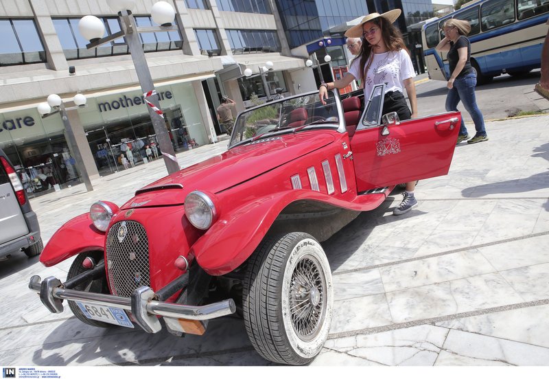 Αυτοκίνητα από μία άλλη εποχή έκαναν απόβαση στη Γλυφάδα -Οι αντίκες που έκλεψαν την παράσταση [εικόνες] | iefimerida.gr 7