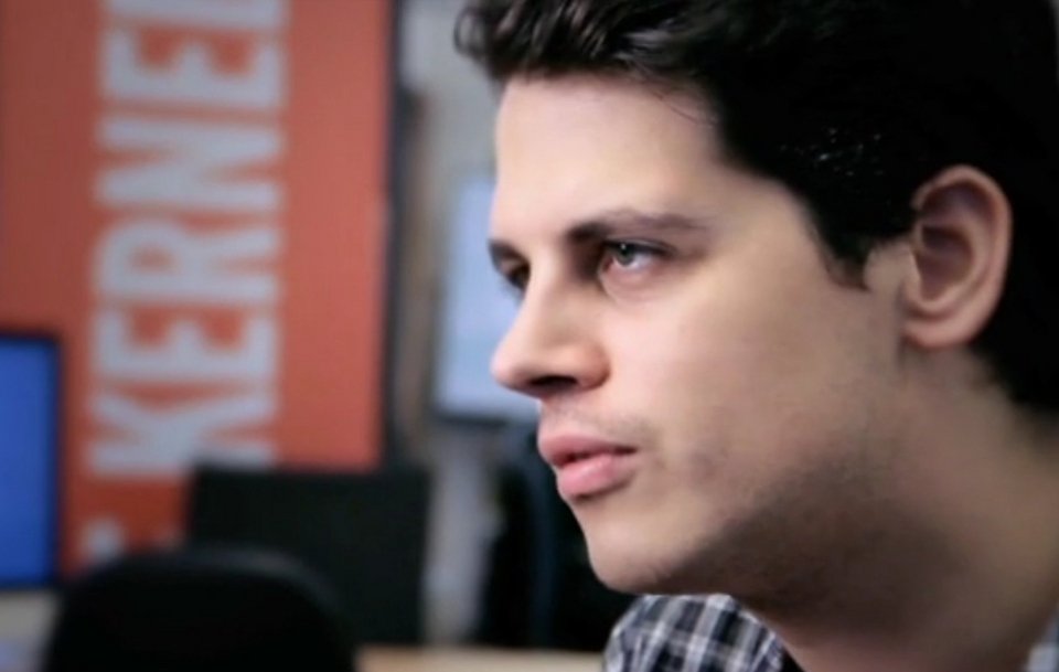 Ο ελληνικής καταγωγής γκέι, δεξιός ακτιβιστής του διαδικτύου που τον μπλόκαρε το Τwitter [εικόνες] | iefimerida.gr 4