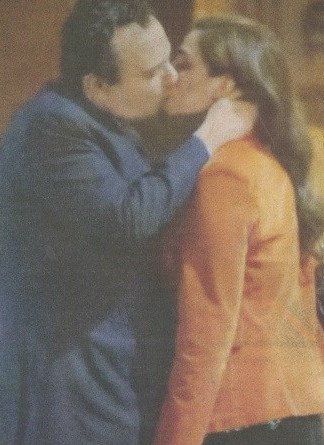  Μπρέμπου-Χωμενίδης: Παθιασμένα φιλιά στη Θεσσαλονίκη [εικόνες] | iefimerida.gr 0