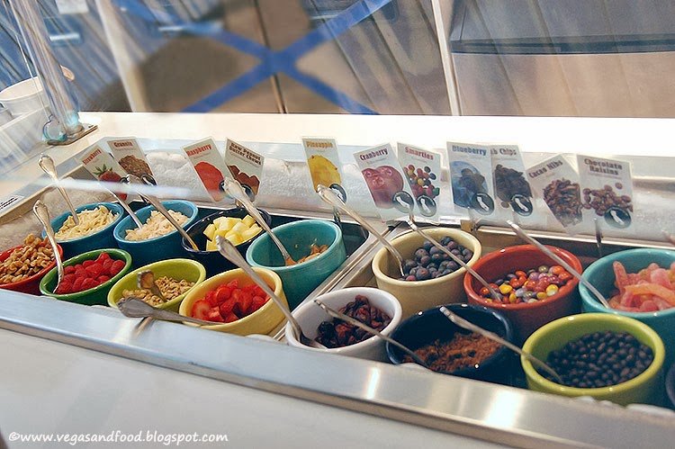 Το ελληνικό γιαουρτάδικο του Μπέβερλι Χιλς που έχει γίνει ένα από τα αγαπημένα στέκια της πόλης [εικόνες]  | iefimerida.gr 0