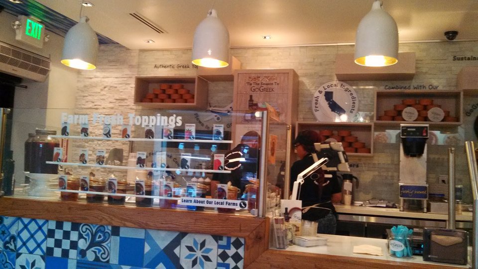 Το ελληνικό γιαουρτάδικο του Μπέβερλι Χιλς που έχει γίνει ένα από τα αγαπημένα στέκια της πόλης [εικόνες]  | iefimerida.gr 2