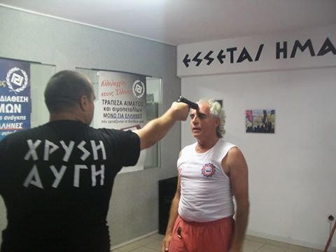 Δίκη Χρυσής Αυγής: Παρουσιάστηκαν στοιχεία από εκπαίδευση με μαχαίρια και πιστόλια [εικόνες] | iefimerida.gr 1