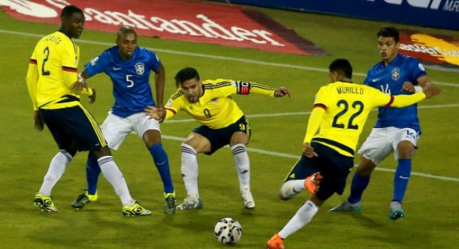 Πολύ ξύλο στο Βραζιλία-Κολομβία και αποβολές για Νεϊμάρ-Μπάκα [βίντεο] | iefimerida.gr 0