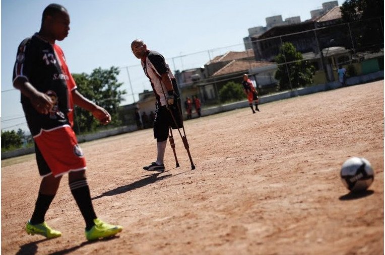 Ο τερματοφύλακας με το ένα πόδι -Ο Βραζιλιάνος που δεν άφησε τίποτα να τον κρατήσει εκτός γηπέδου [εικόνες] | iefimerida.gr 6