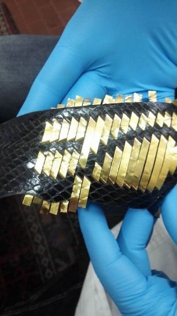 Πουλάει χειροποίητα παπούτσια με χρυσάφι 24 καρατίων: 25.000-30.000 ευρώ το ζευγάρι [εικόνες]  | iefimerida.gr 0