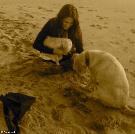 Σοκ στο Χόλιγουντ -Πέθανε στον ύπνο της 40χρονη ηθοποιός, πρωταγωνίστρια του Jurassic Park [εικόνες] | iefimerida.gr 2