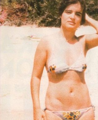 Η Ντέπυ Γκολεμά, στα 20 της, με μαγιό [εικόνα] | iefimerida.gr 0