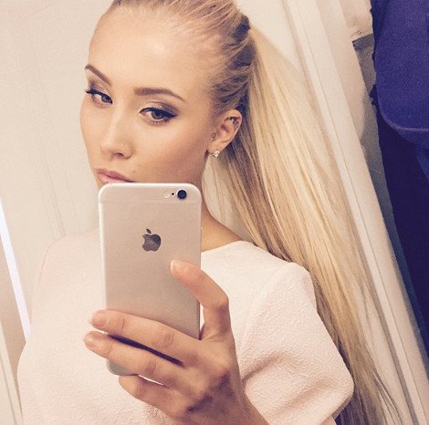 Με αυτή τη θεά ξανθιά Σουηδέζα απάτησε ο Κούτσερ την Μίλα Κούνις -Εδωσε φωτογραφία από τη νύχτα πάθους που πέρασαν [εικόνες] | iefimerida.gr 2