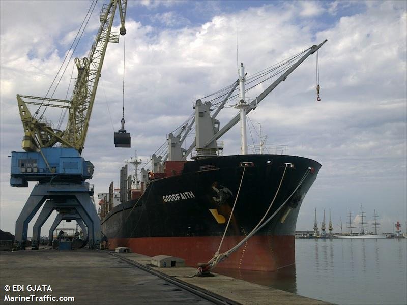 Αγωνία στο Αιγαίο: Φορτηγό πλοίο προσάραξε στην Ανδρο -Επιχείρηση διάσωσης των 22 μελών του πληρώματος [εικόνες] | iefimerida.gr 5